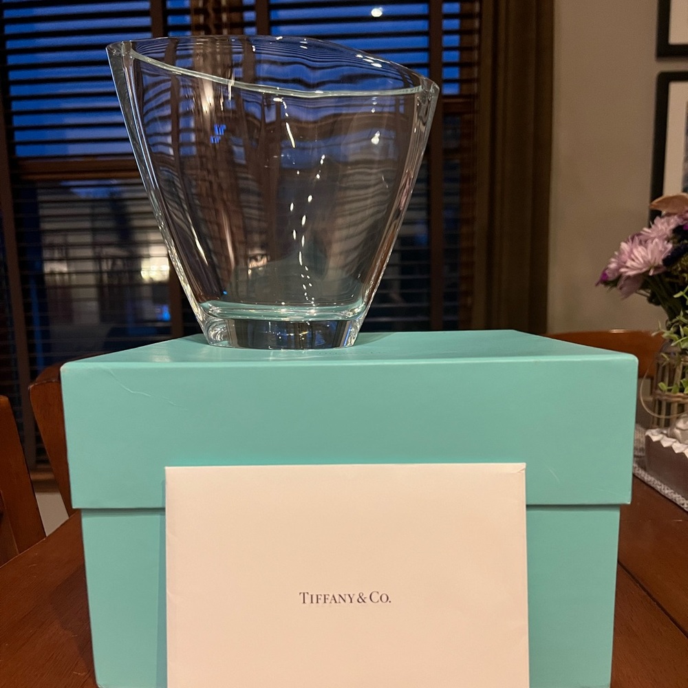 Tiffany & Co - Brand New Delta Oval Vase with original box. Never Used